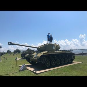 Meet your Posher, Ernest